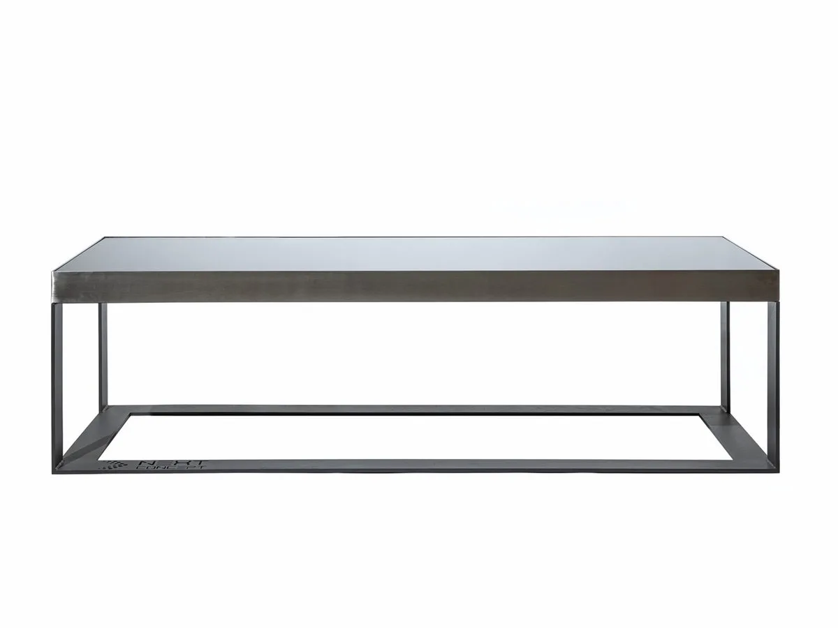 Outdoor-Tisch aus Stahl